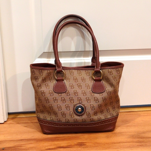 Dooney & Bourke Handbags - Dooney & Bourke  GUC Canvas Monogram Brown Tote Purse COA & Registration Card